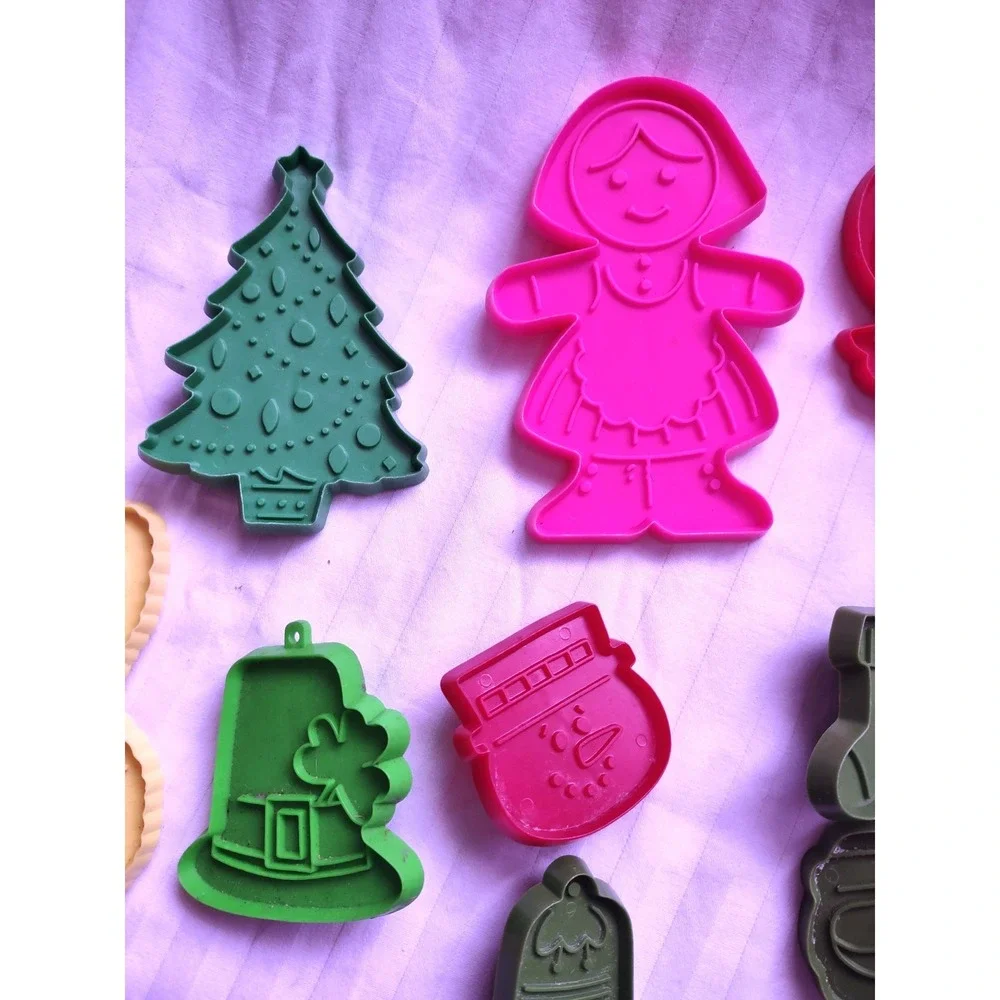 Vintage Hallmark Plastic Cookie Cutters Lot#7 -Christmas Easter St Patrick's Day